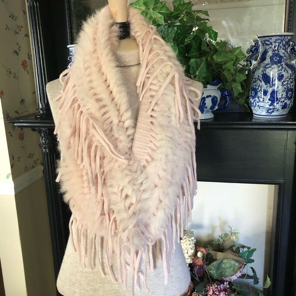 “Sale” Dolce Cabo infinity scarf